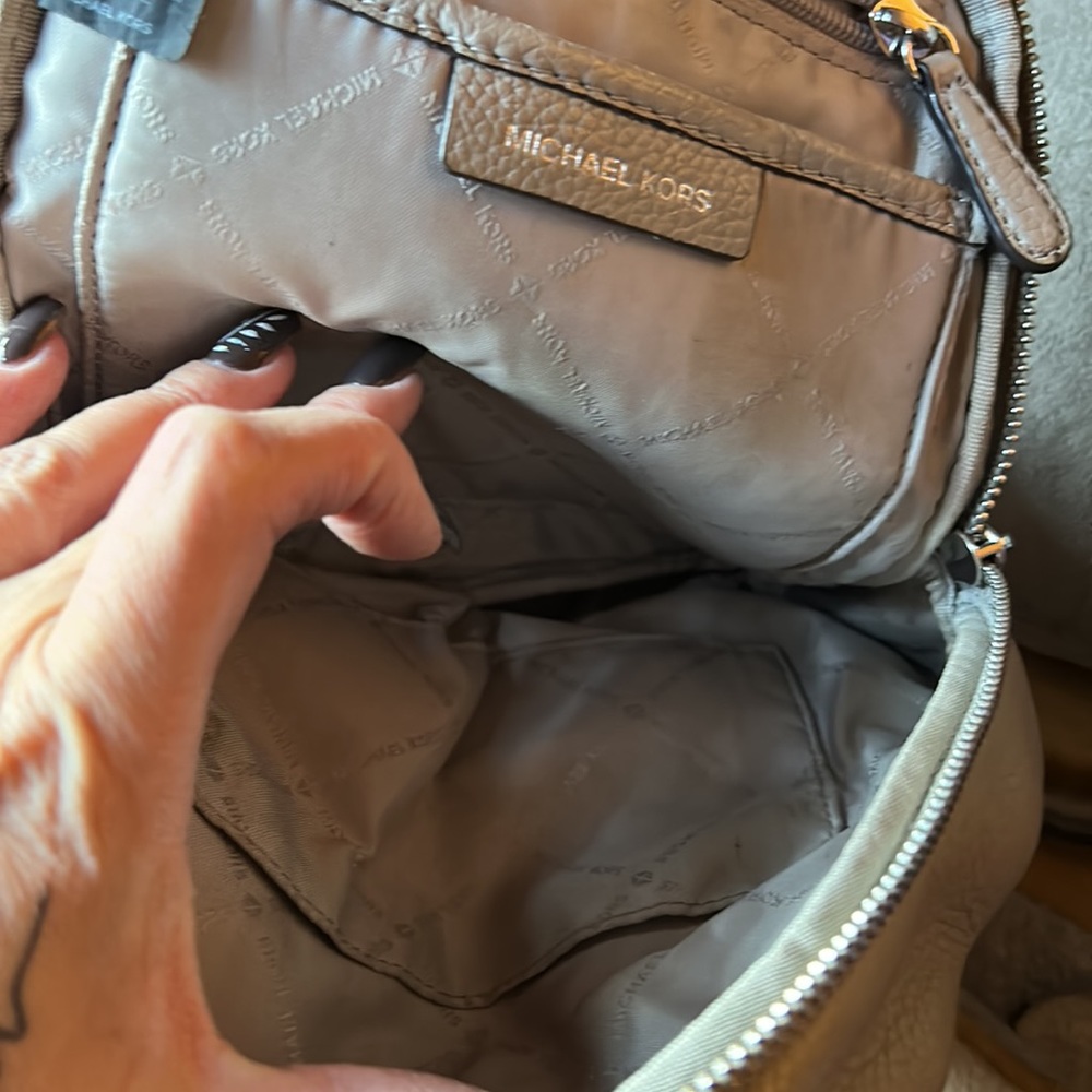 Backpack - Picture 4 of 6